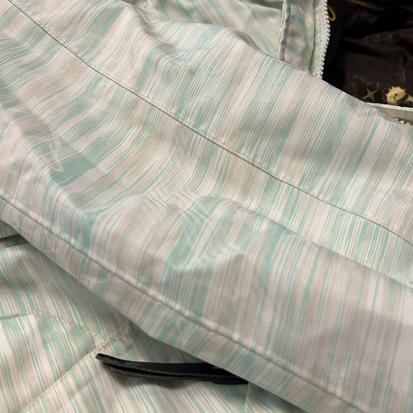 Salomon Women’s Winter Jacket - Size M - Picture 10 of 11